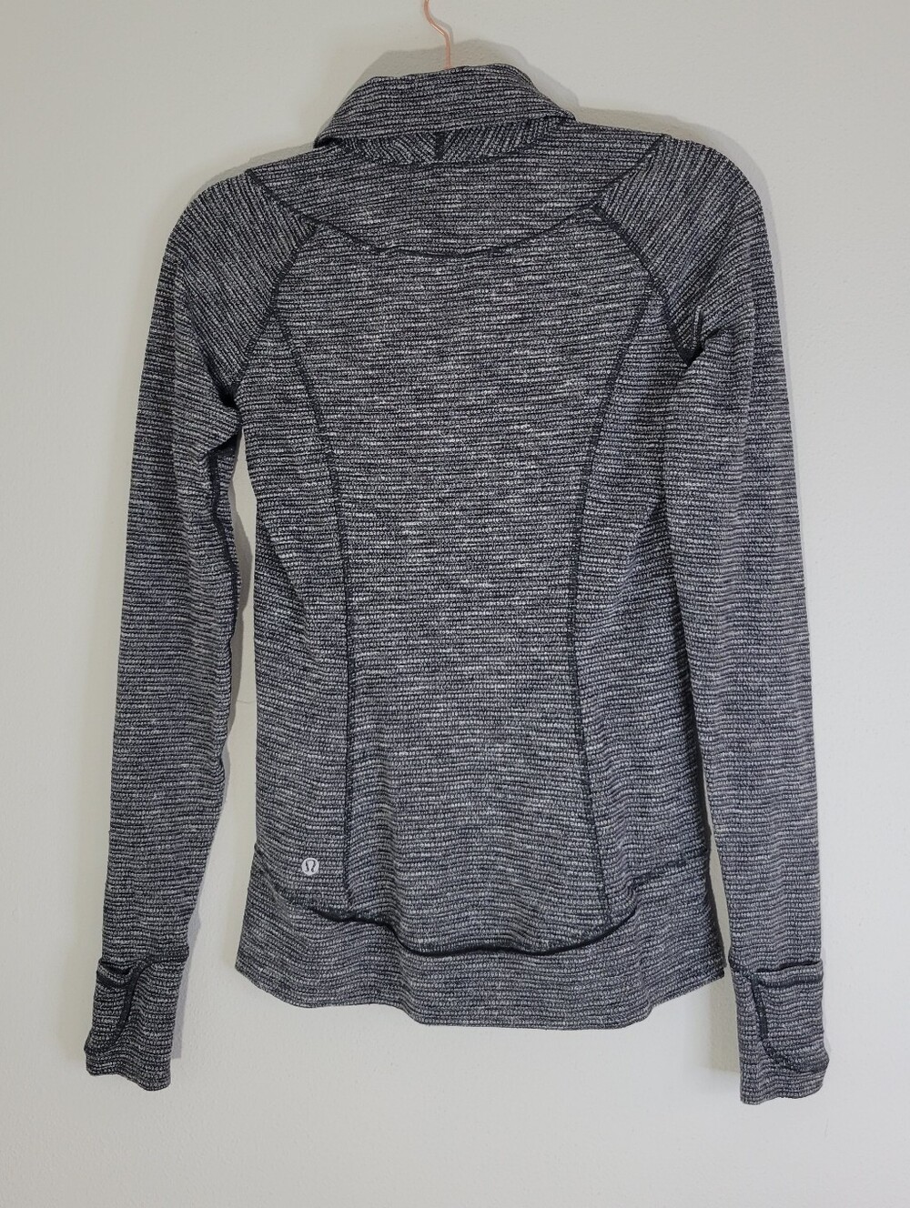 LULULEMON Women’s SIZE 6 Gray Long-Sleeve Athletic Hoodie‎ - Picture 2 of 8